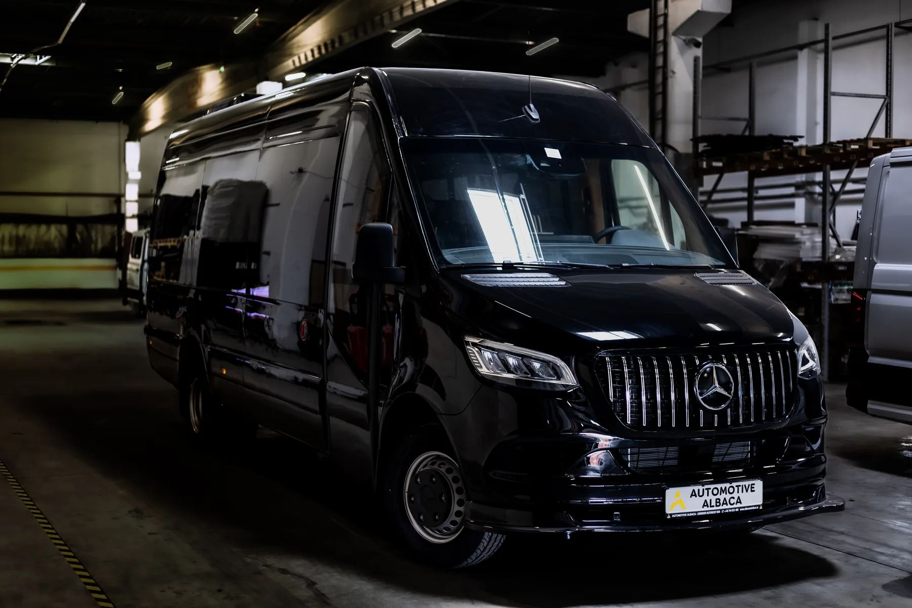 Microbuz Mercedes-Benz realizat de KOZTECH